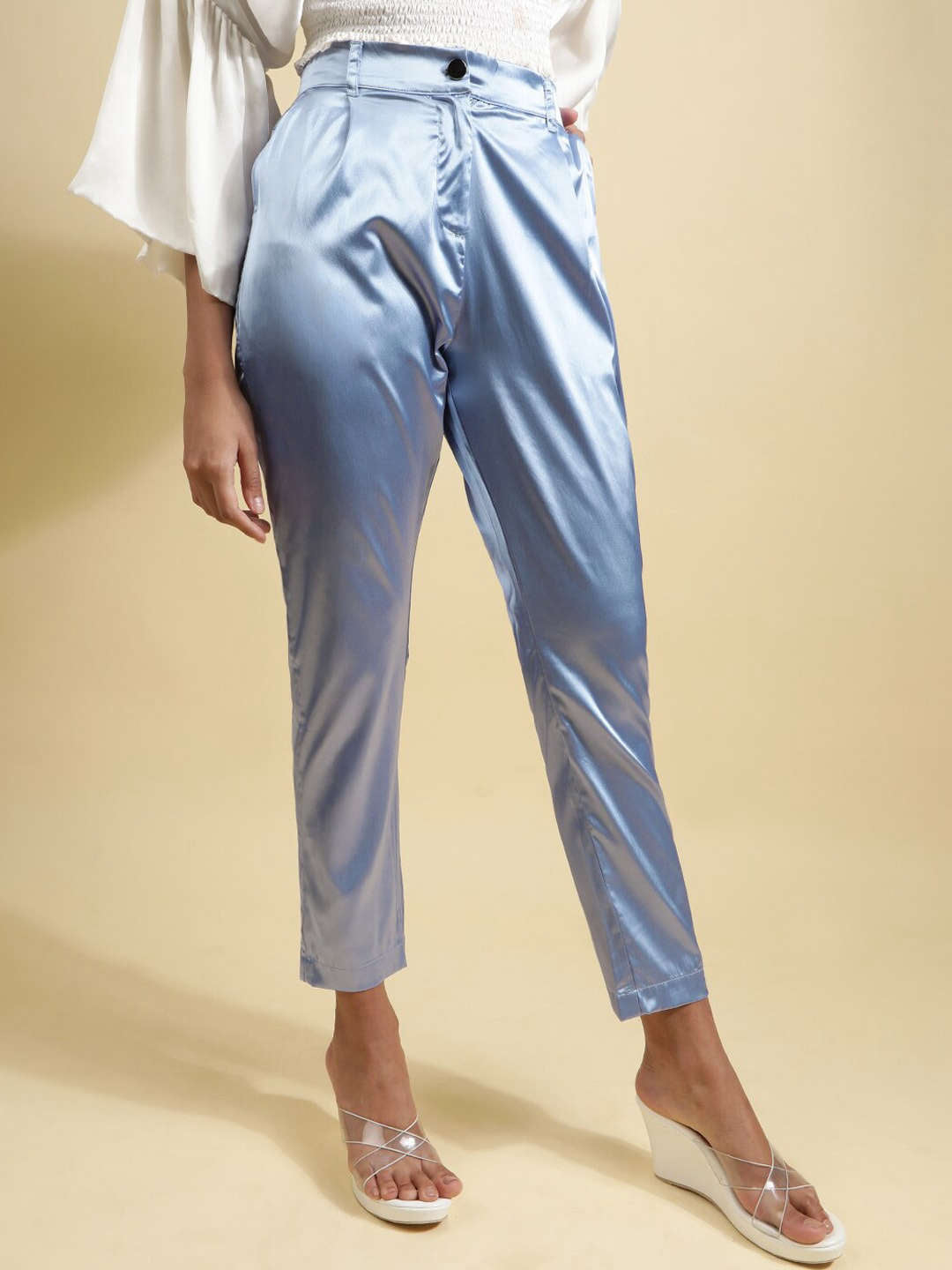 Shop Women Tapered Pant Online.