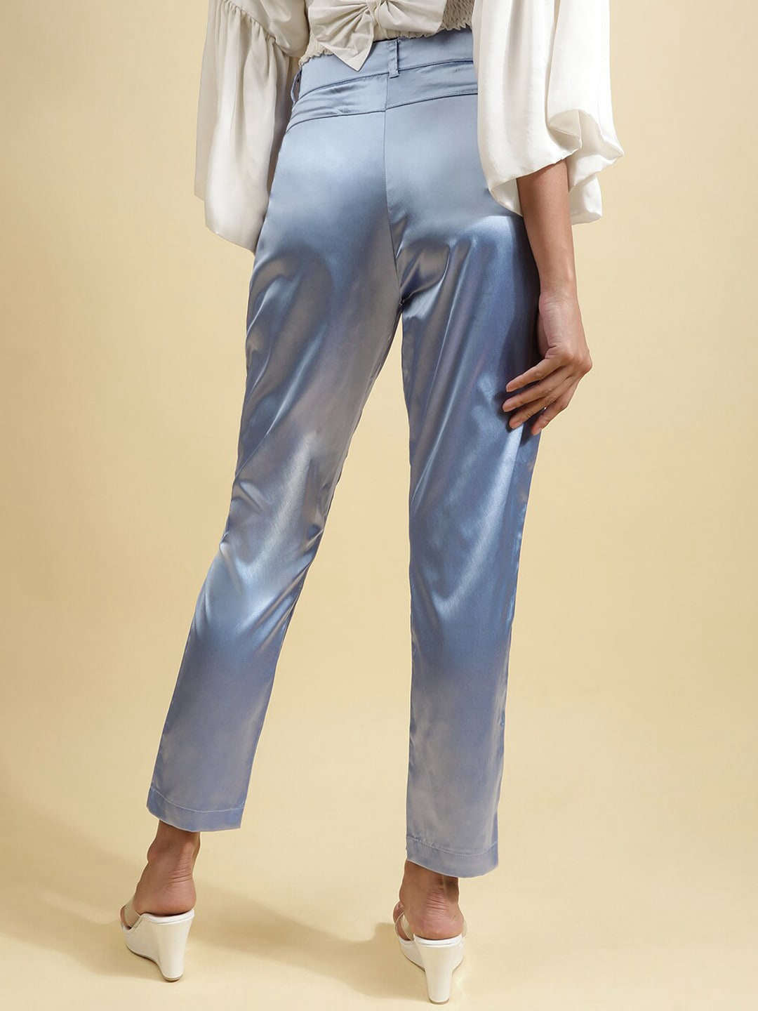 Shop Women Tapered Pant Online.