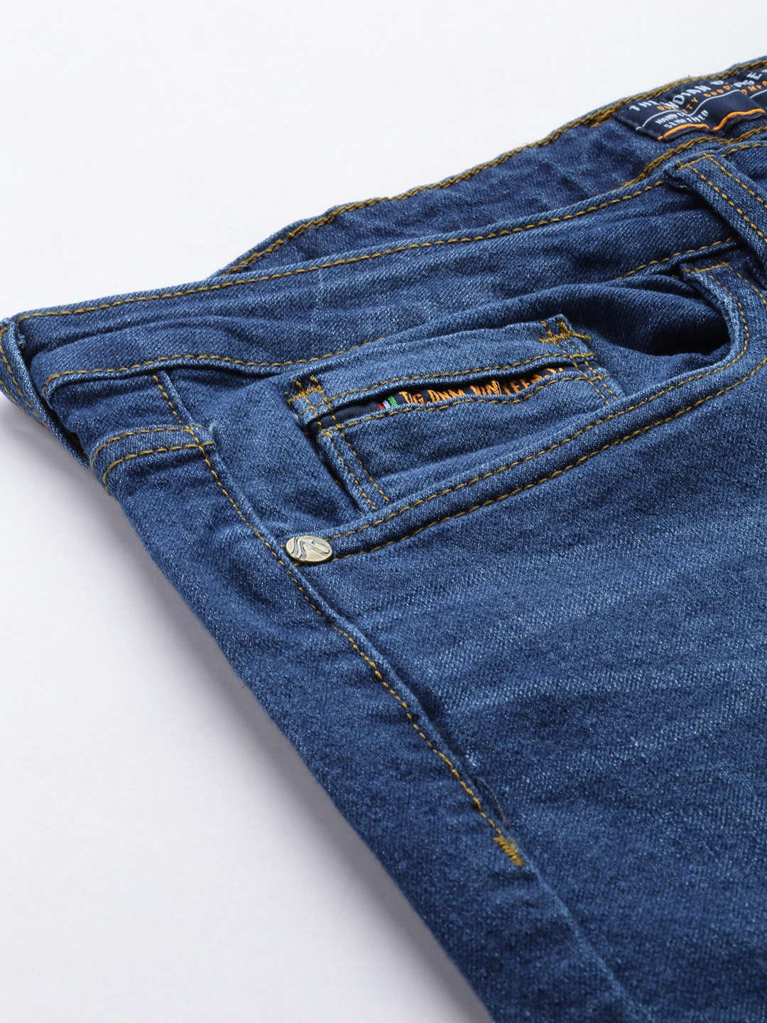 Shop Men Slim Straight Fit Jeans Online.