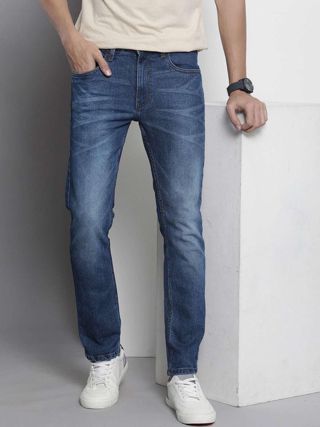 Shop Men Slim Straight Fit Jeans Online.