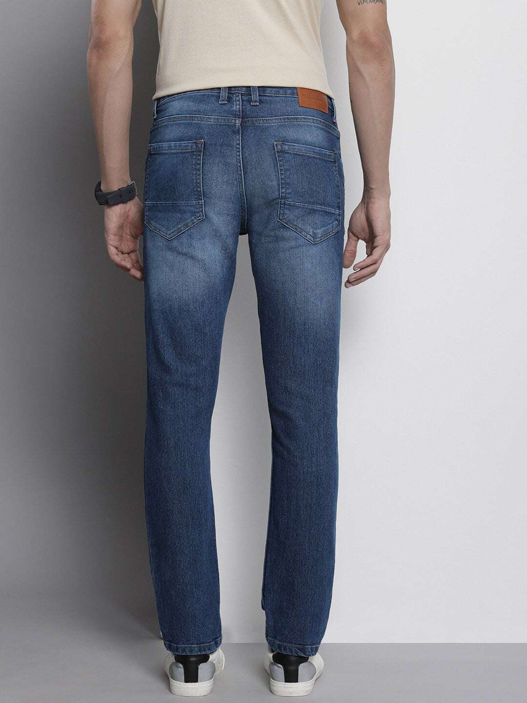 Shop Men Slim Straight Fit Jeans Online.