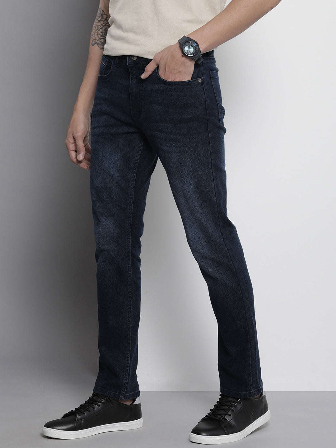 Shop Men Slim Straight Fit Jeans Online.