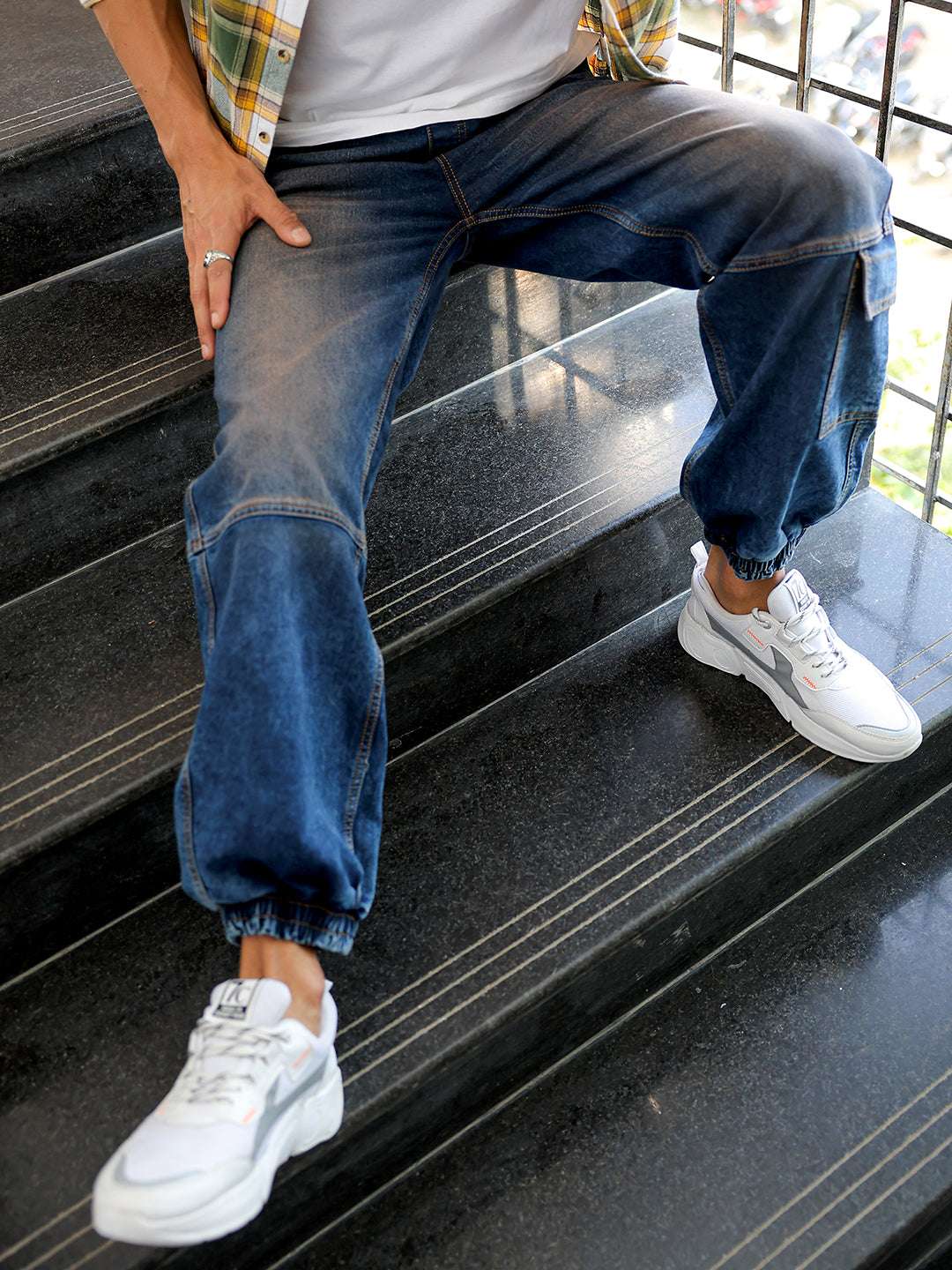 Shop Men Relaxed Fit Jeans Online.