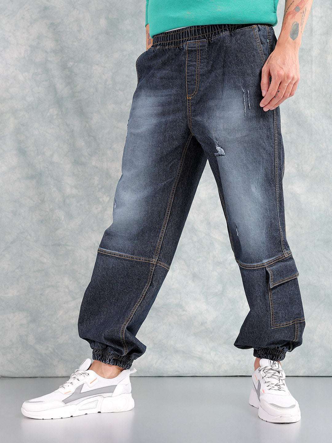 Shop Men Relaxed Fit Jeans Online.