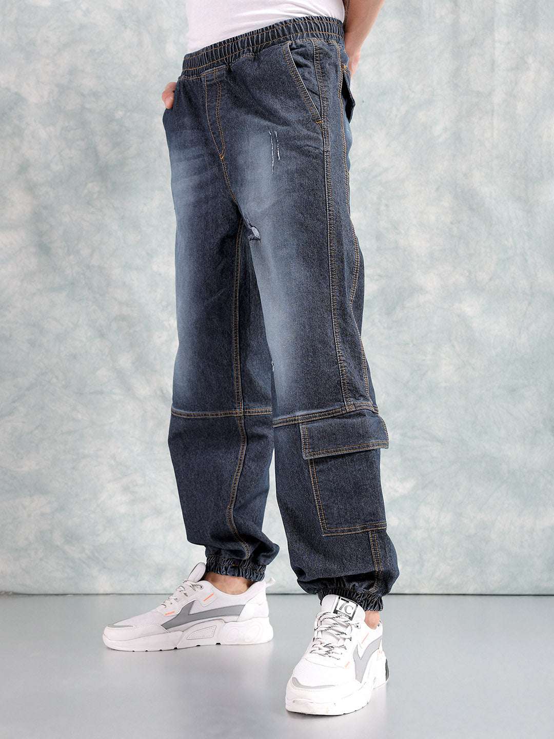 Shop Men Relaxed Fit Jeans Online.