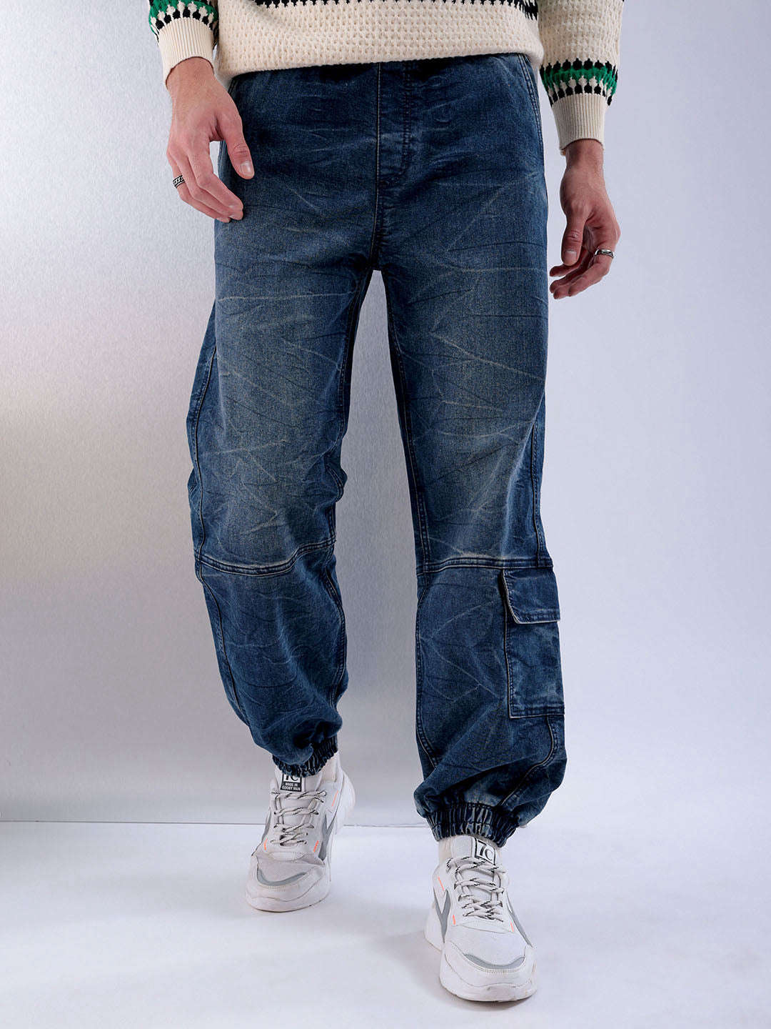 Shop Men Relaxed Fit Jeans Online.