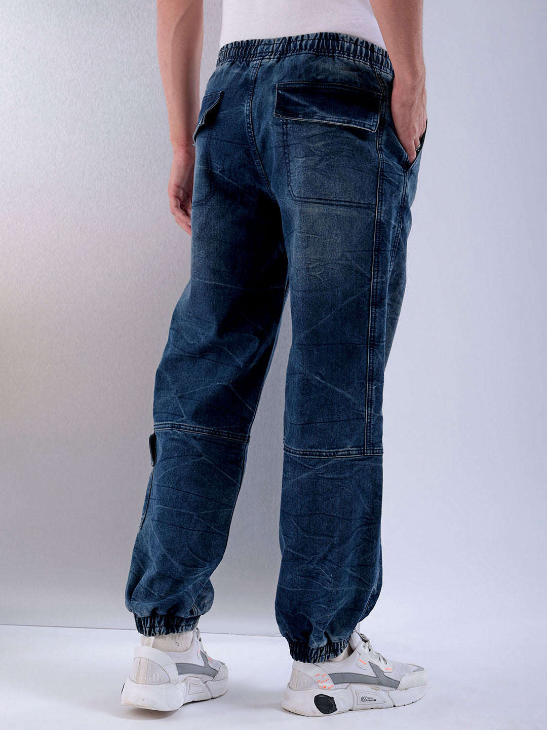 Shop Men Relaxed Fit Jeans Online.