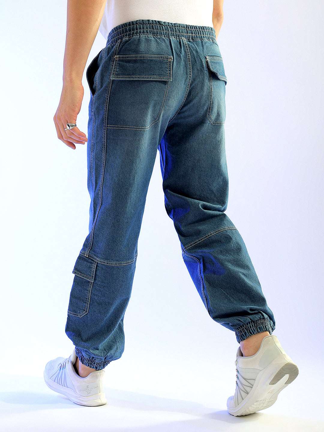 Shop Men Relaxed Fit Jeans Online.