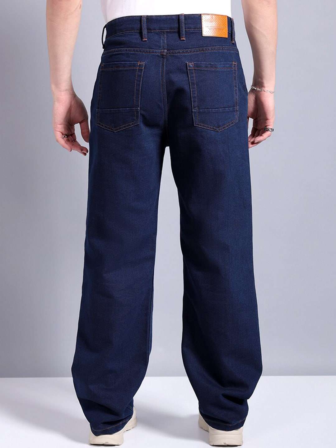 Shop Men Relaxed Fit Jeans Online.