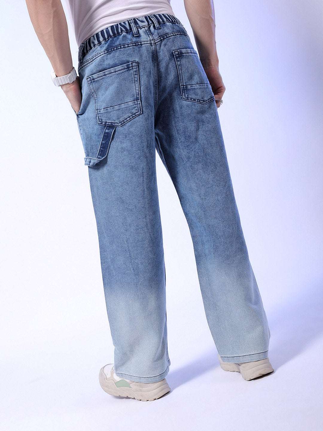 Shop Men Relaxed Fit Jeans Online.