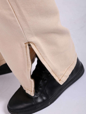 Shop Men Relaxed Fit Jeans Online.