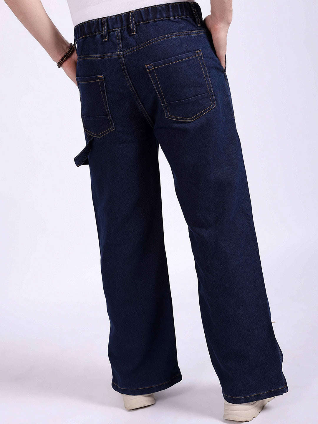 Shop Men Relaxed Fit Jeans Online.