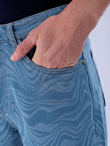 Shop Men Relaxed Fit Jeans Online.