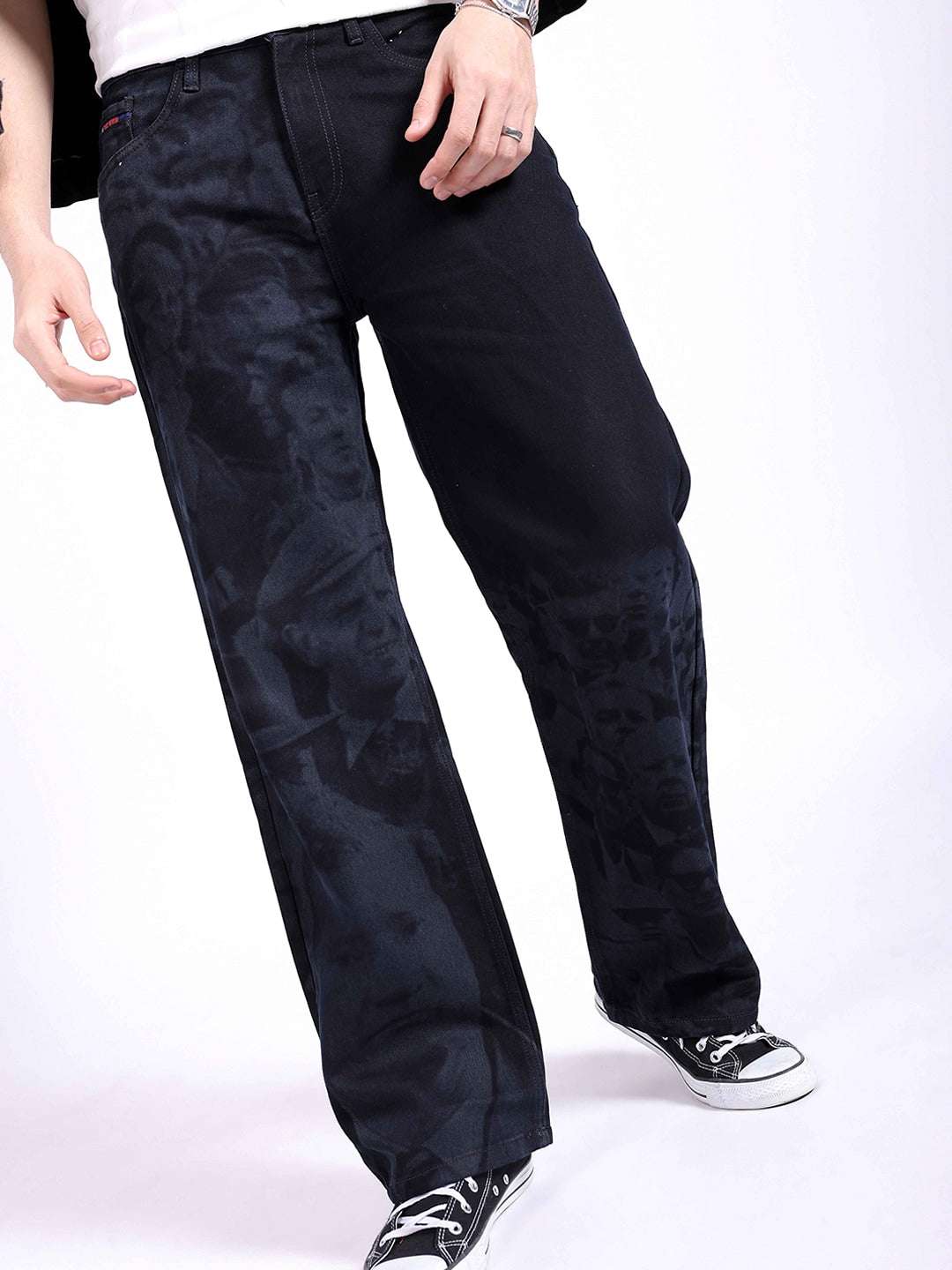 Shop Men Relaxed Fit Jeans Online.