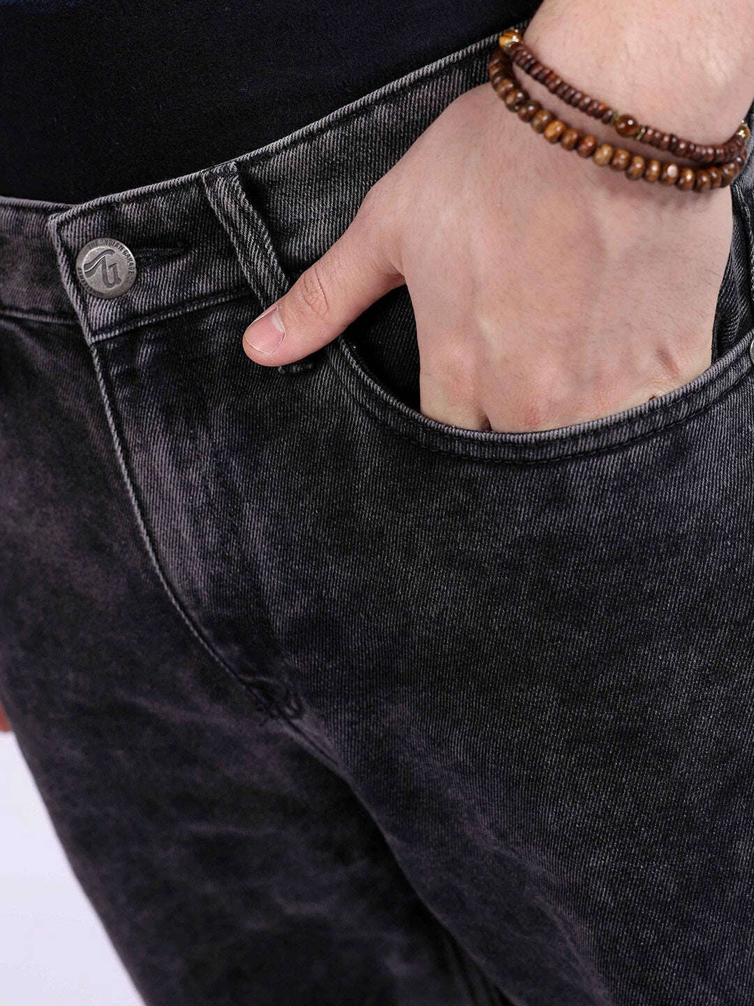 Shop Men Relaxed Fit Jeans Online.