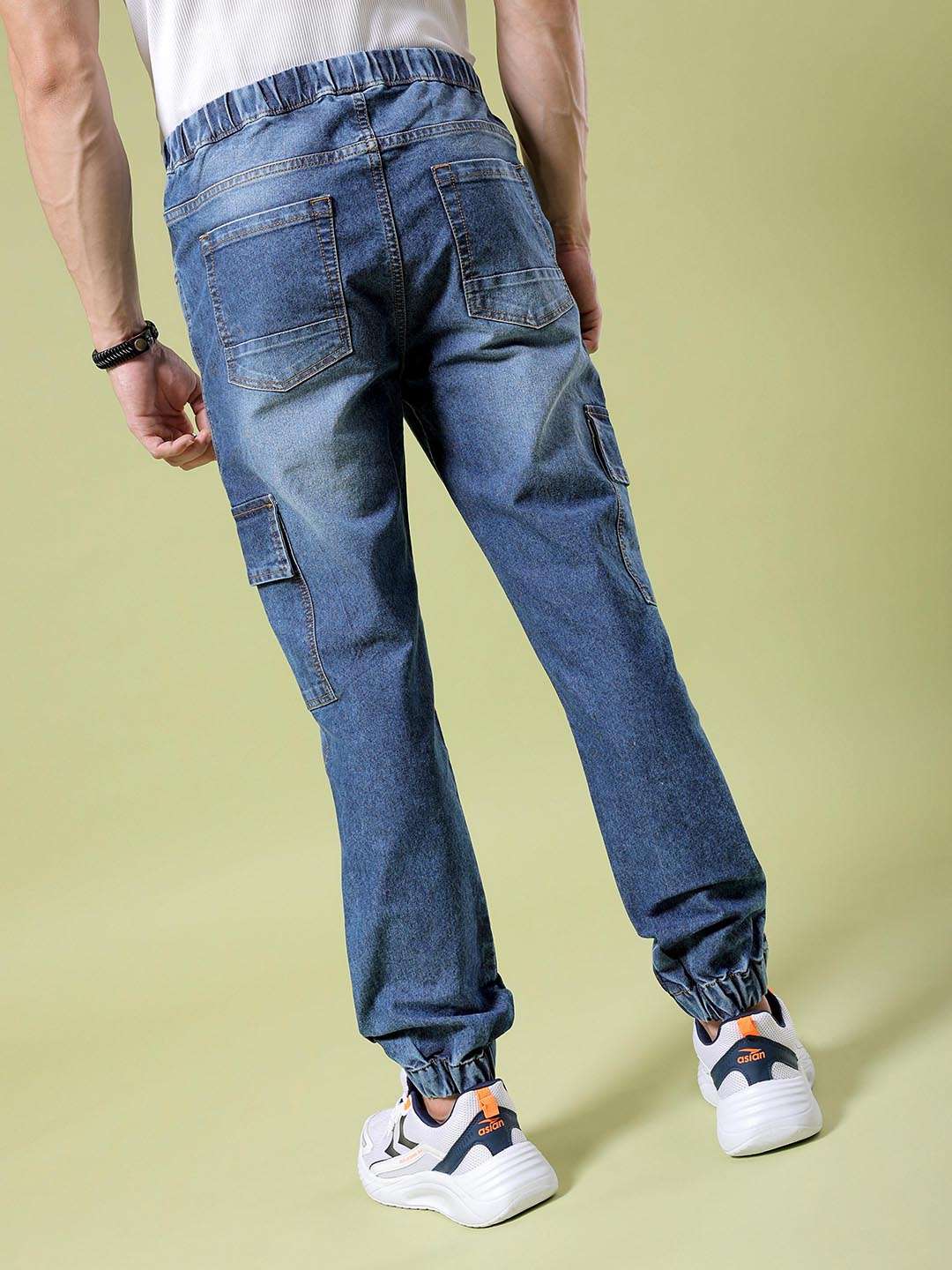 Shop Men Regular Fit Jeans Online.