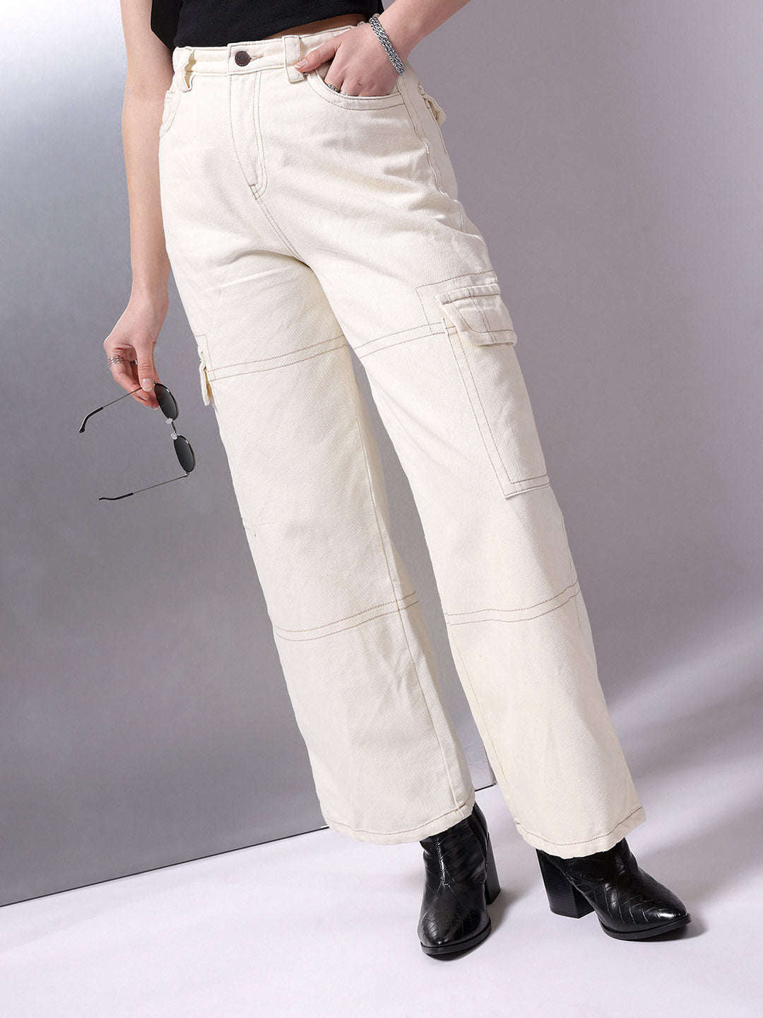 Shop Women Relaxed Fit Jeans Online.