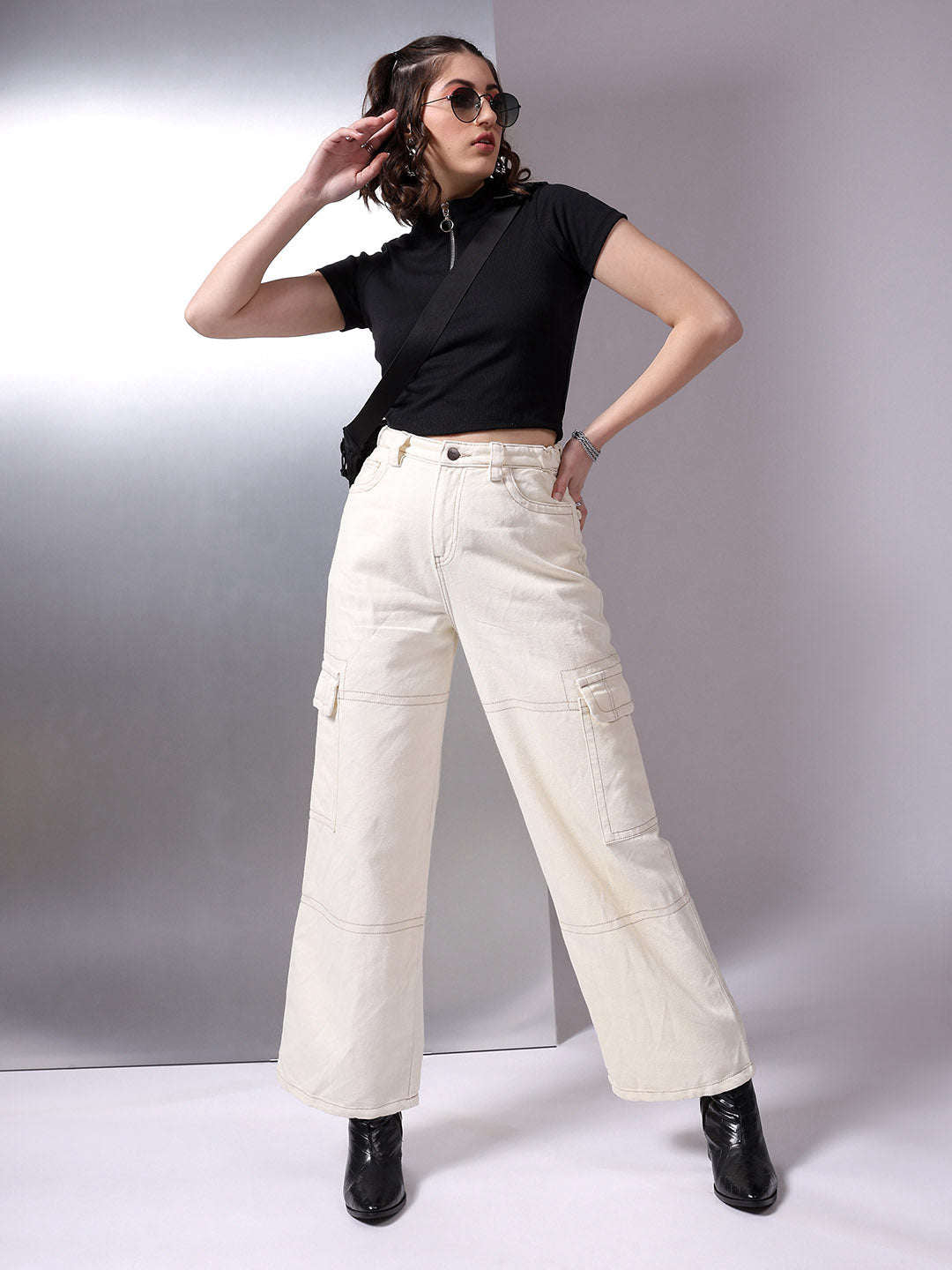 Shop Women Relaxed Fit Jeans Online.