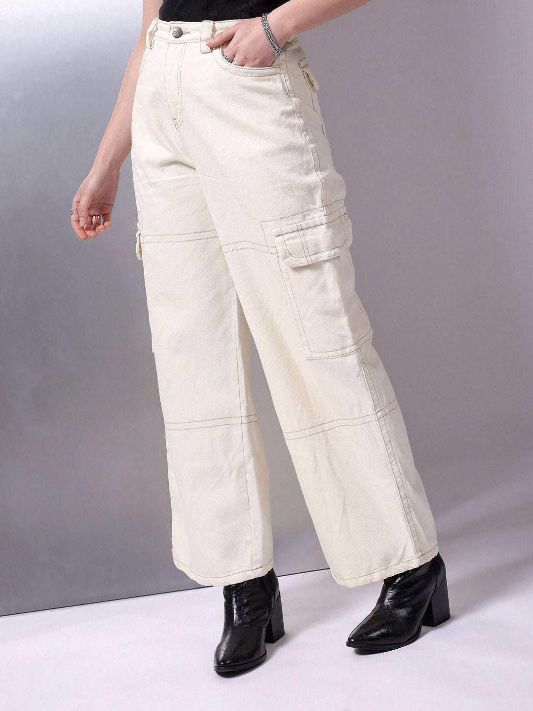 Shop Women Relaxed Fit Jeans Online.