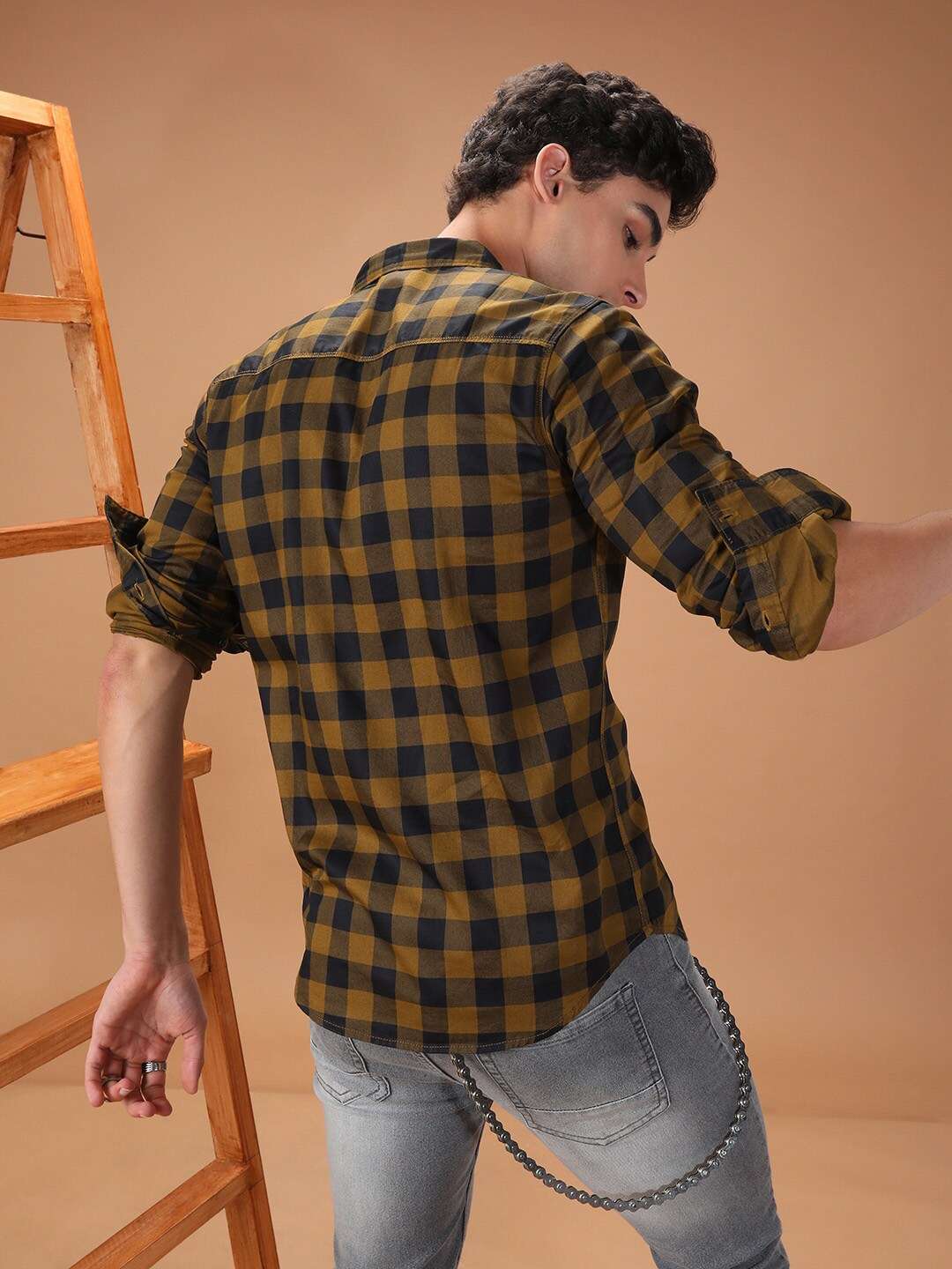 Shop Men Checked Casual Shirt Online.