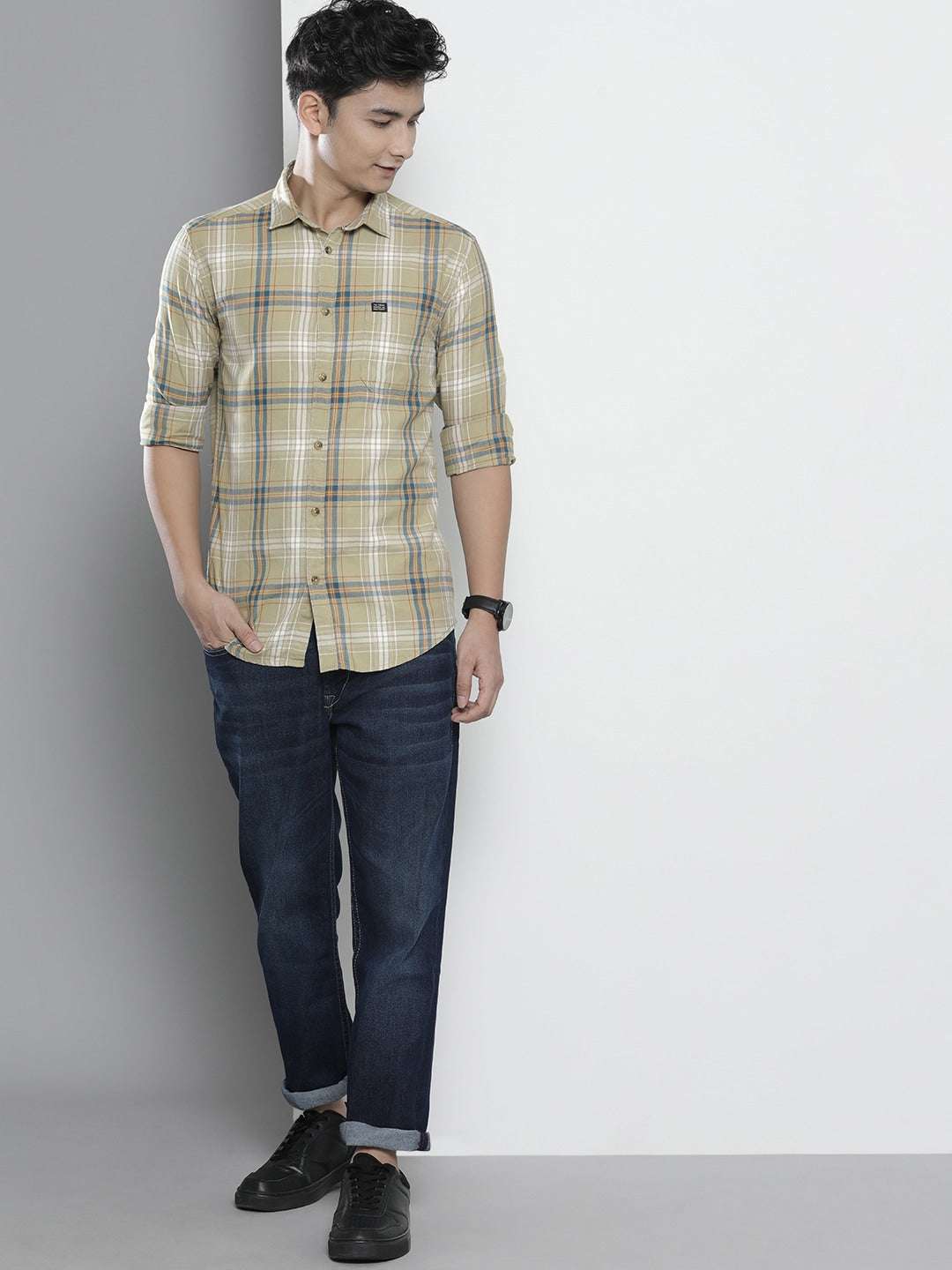 Shop Men's Checked Slim Fit Shirt Online.