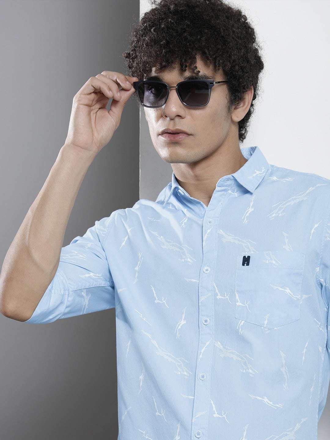 Shop Men's Printed Regular Fit Shirt Online.