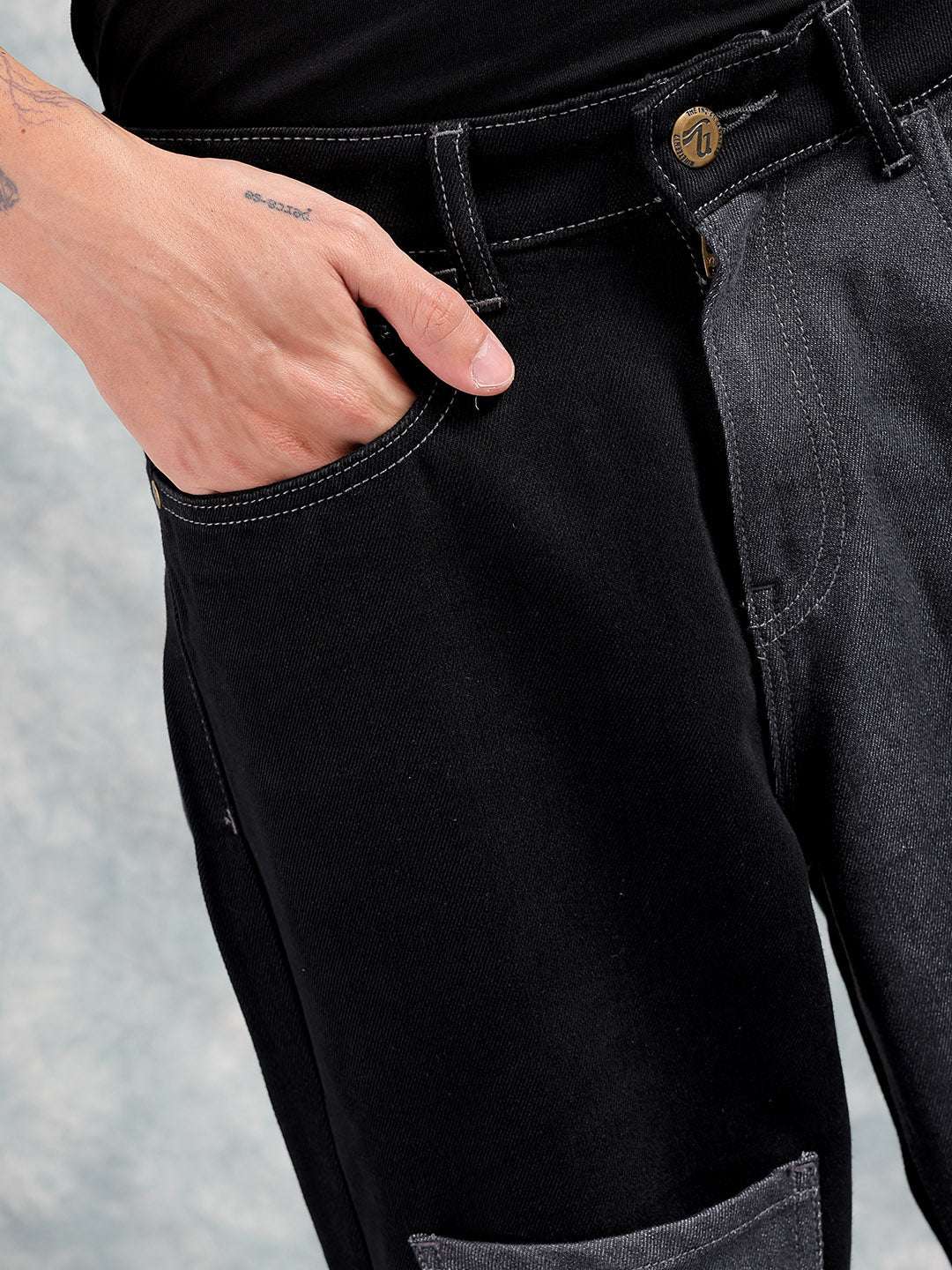 Shop Men Relaxed Fit Jeans Online.