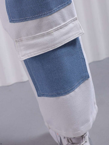 Shop Men Relaxed Fit Jeans Online.
