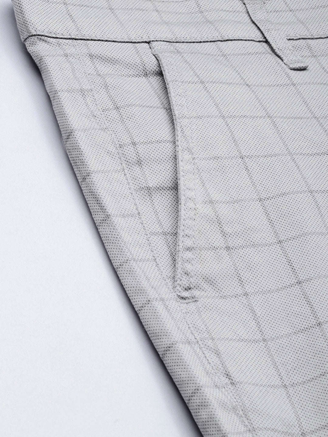 Shop Men Checked Chino Online.