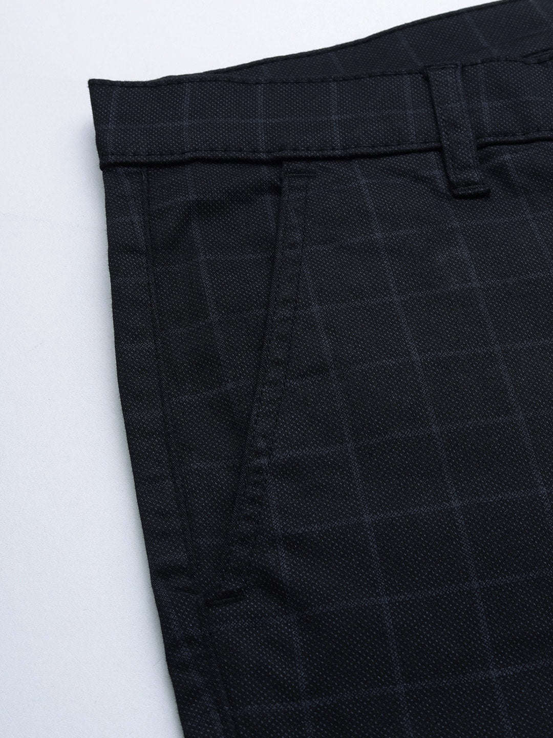 Shop Men Checked Chino Online.