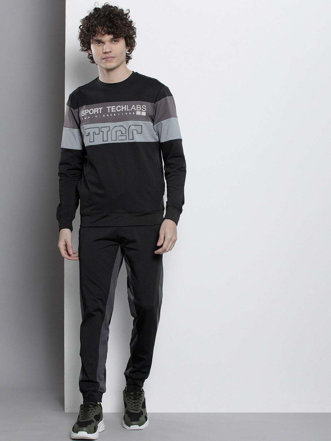 Shop Men Knit Tracksuit Online.