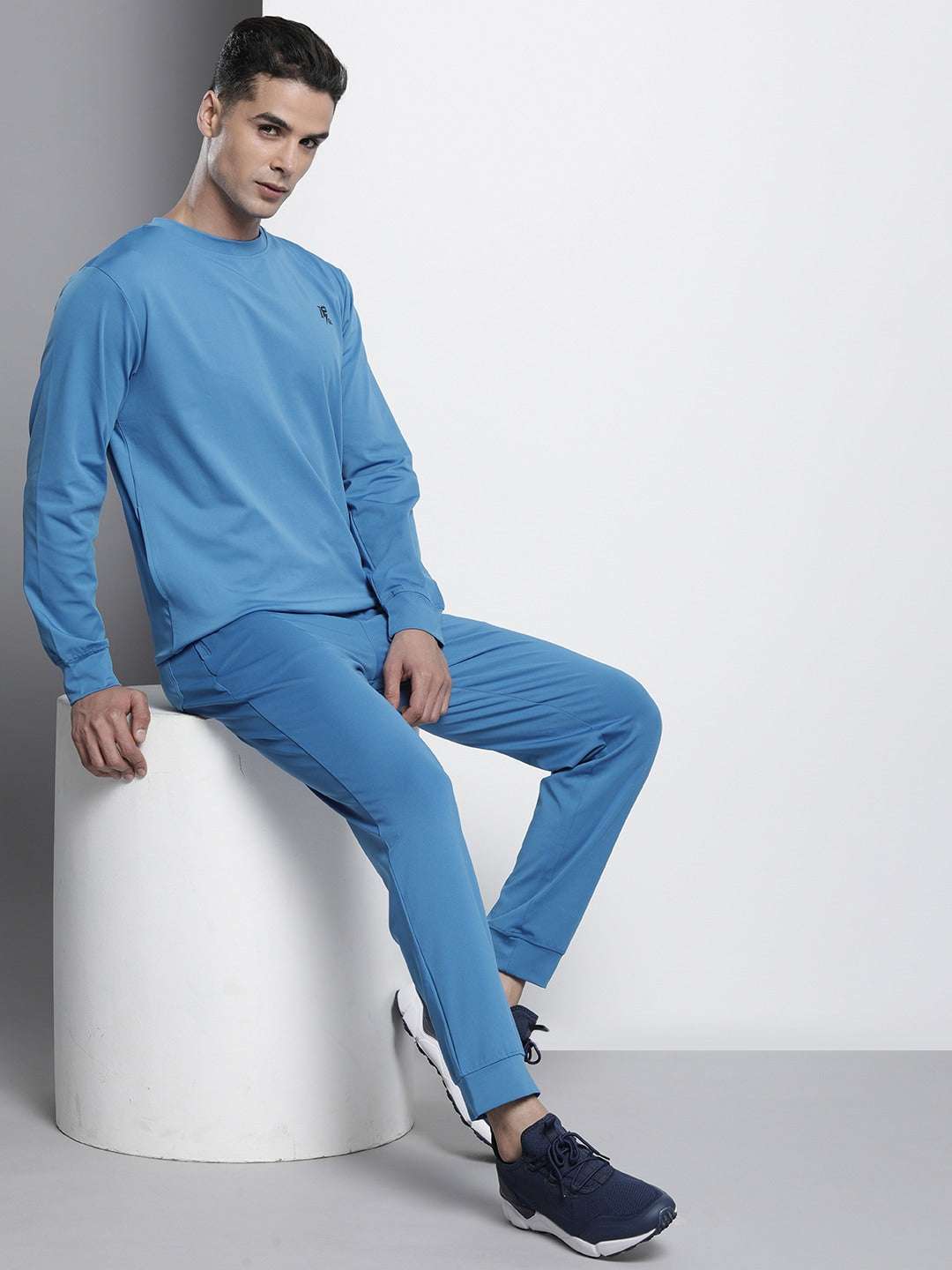 Shop Men Knit Tracksuit Online.