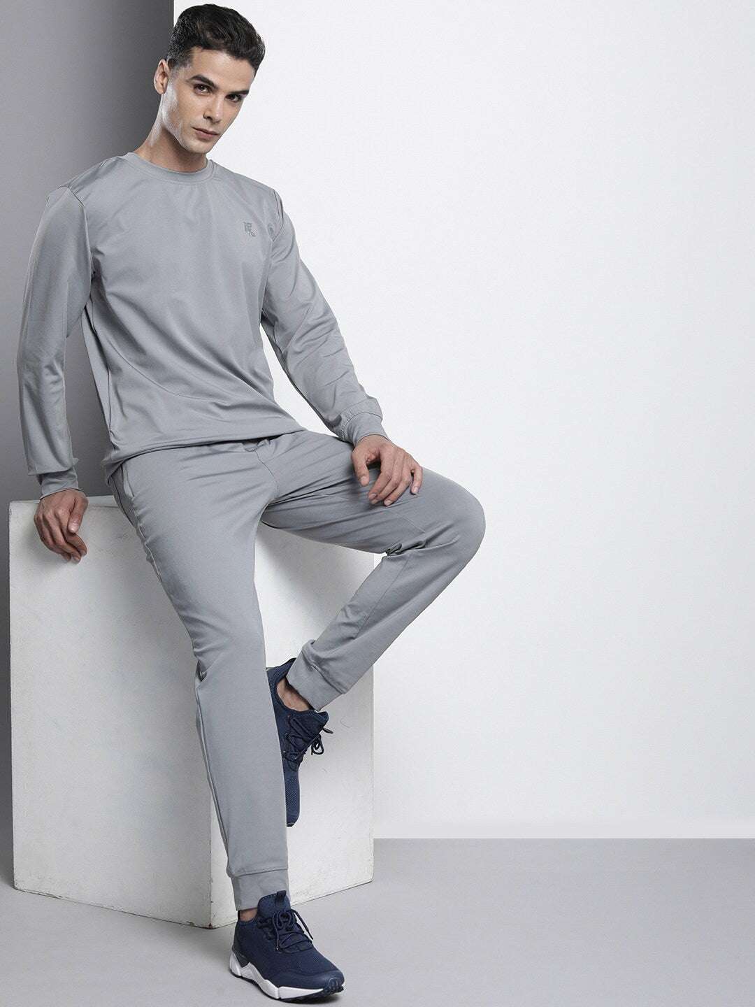 Shop Men Knit Tracksuit Online.