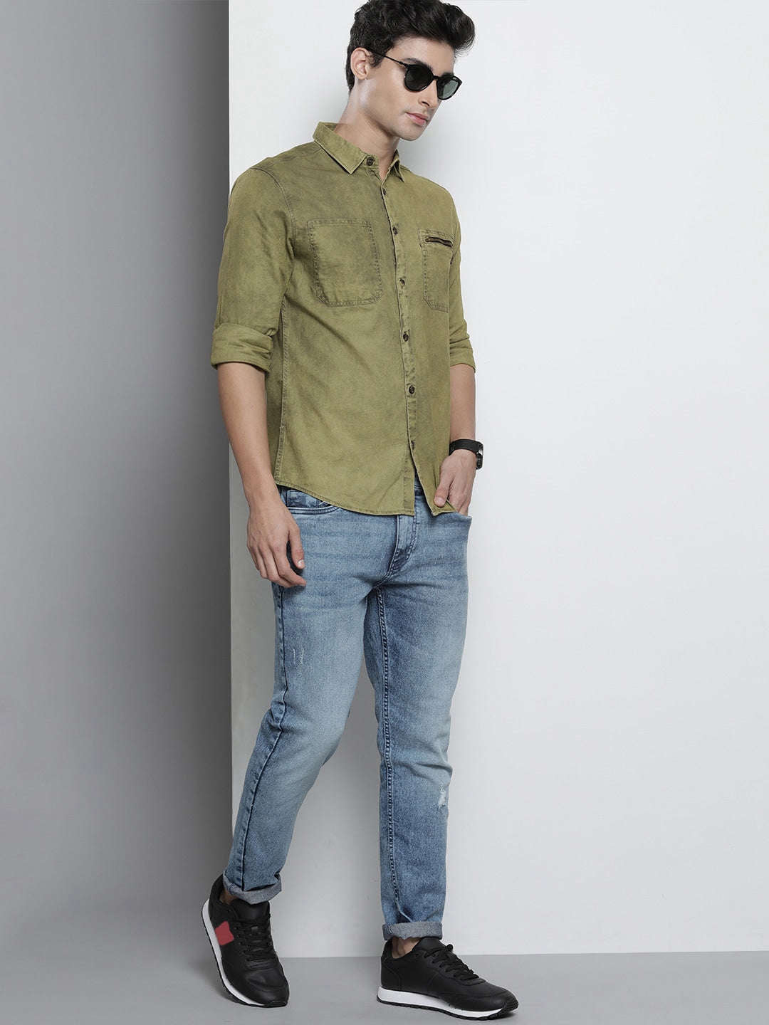 Shop The Indian Garage Co Men Olive Green Solid Pure Cotton Casual Shirt Online.