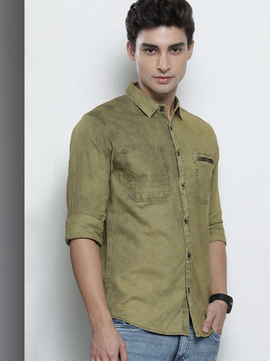 Shop The Indian Garage Co Men Olive Green Solid Pure Cotton Casual Shirt Online.