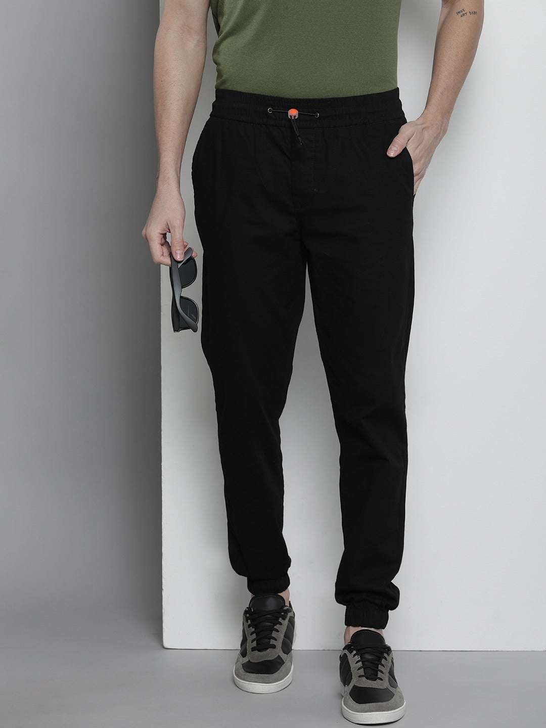 Shop Men Jogger Pant Online.