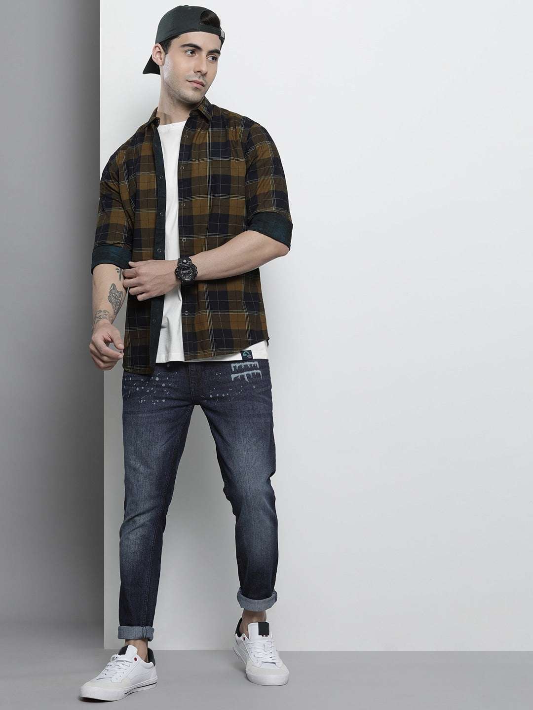 Shop Men Slim Fit Jeans Online.