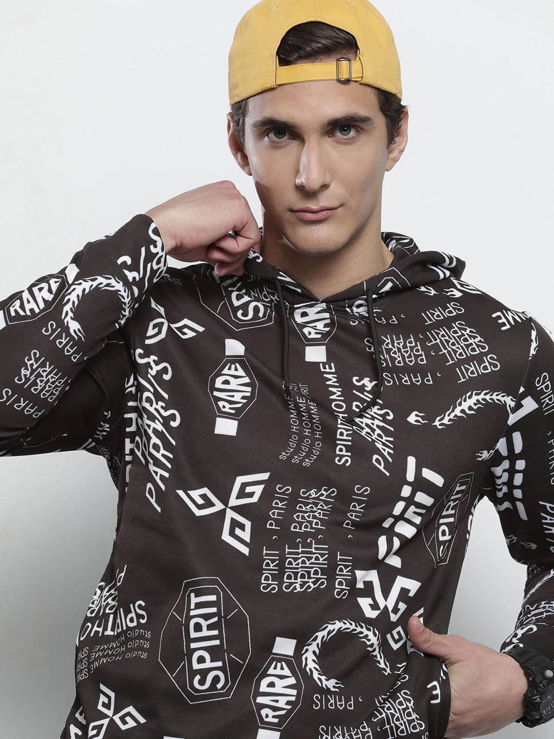 Shop Men's Printed Regular Fit Sweatshirt Online.