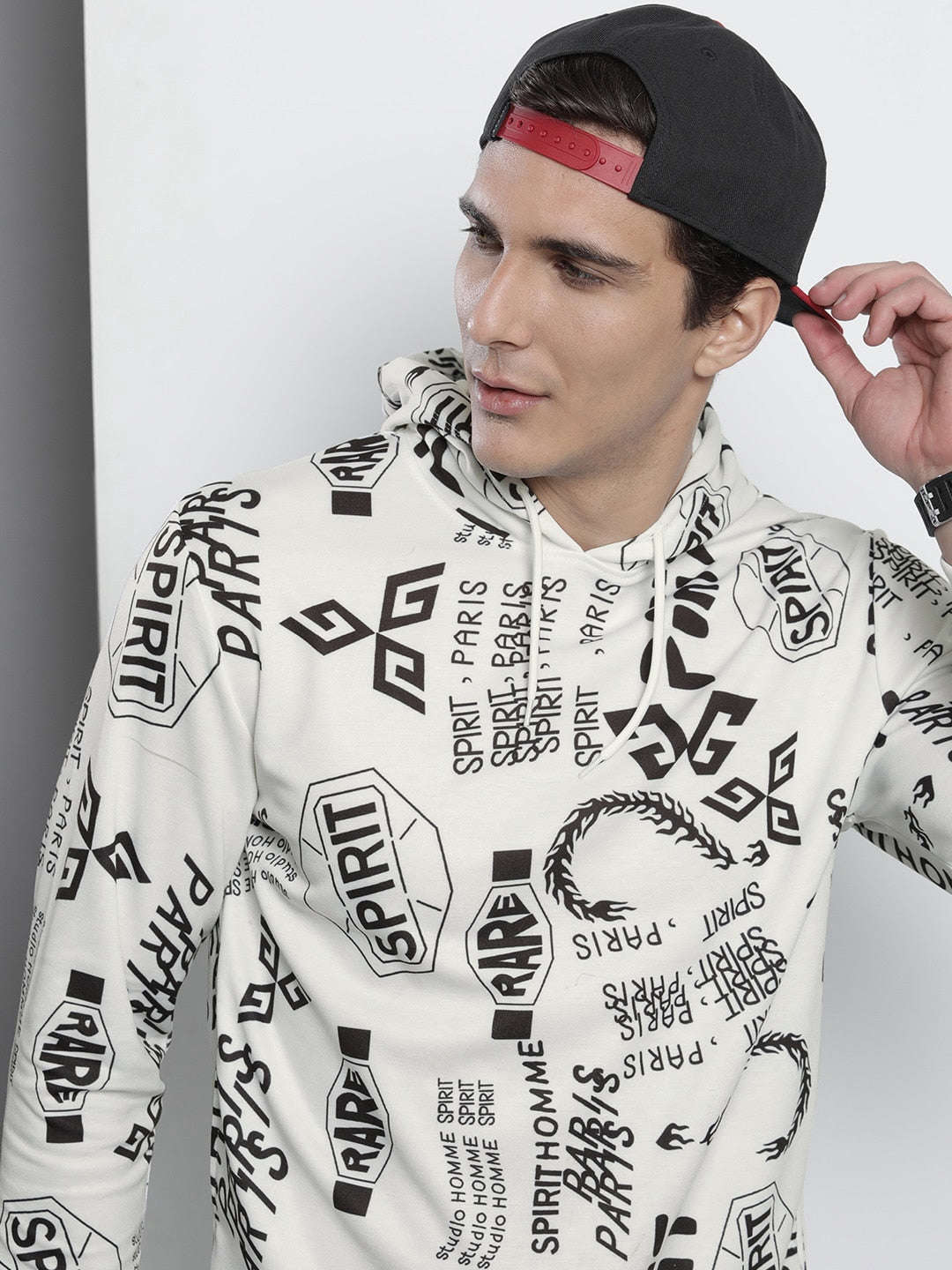 Shop Men's Printed Regular Fit Sweatshirt Online.