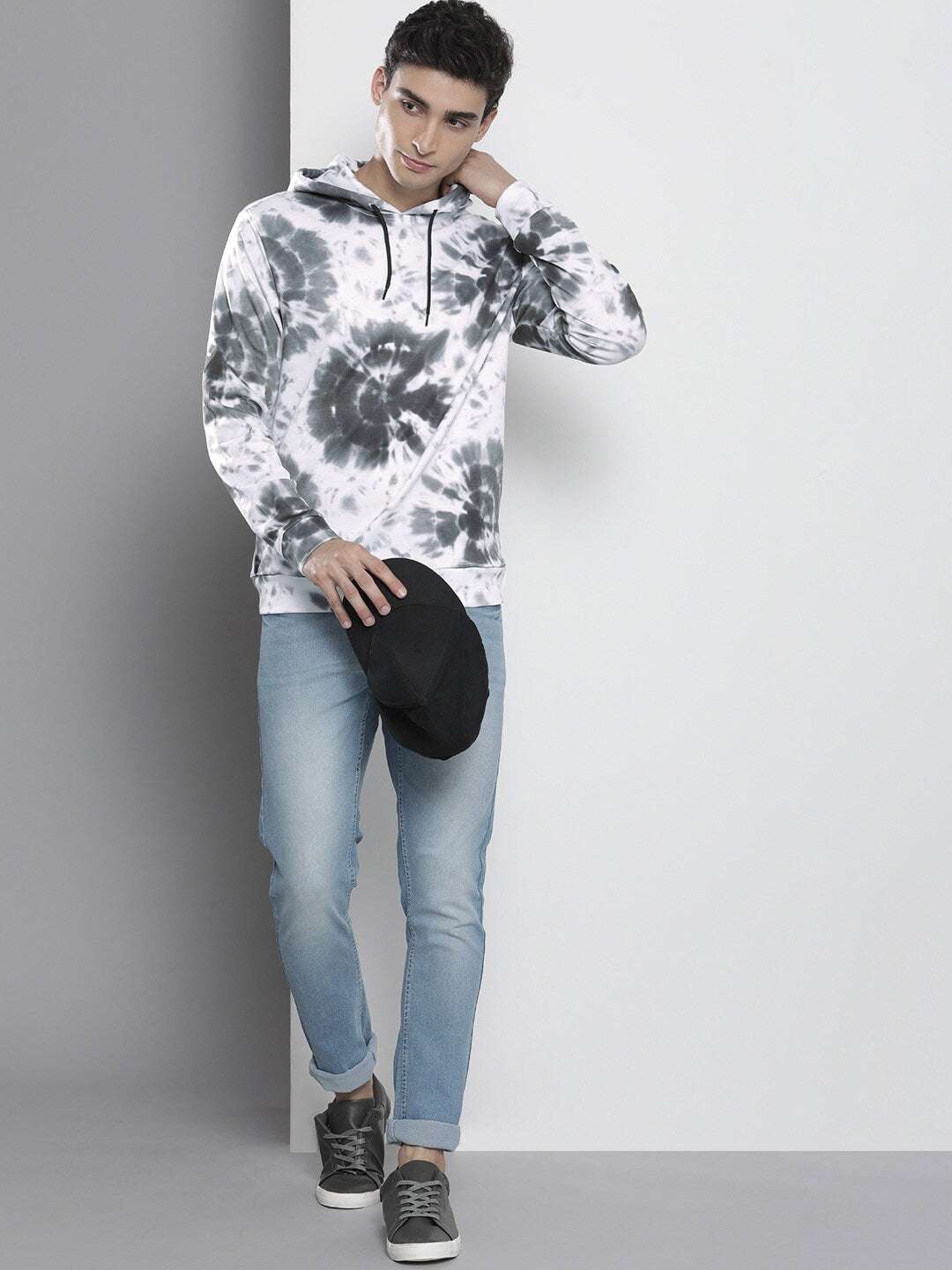 Shop Men's Tie & Dye Regular Fit Sweatshirt Online.