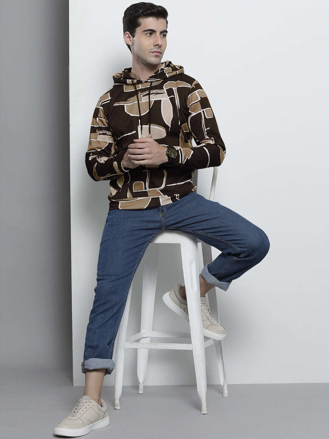 Shop Men's Printed Regular Fit Sweatshirt Online.