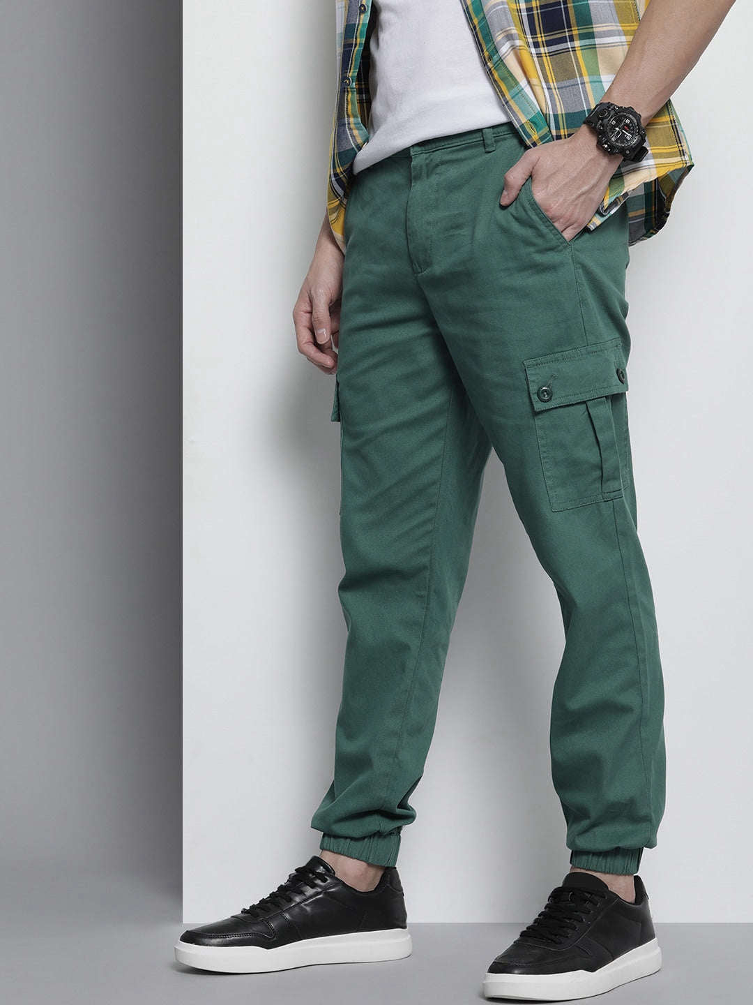 Shop Men Cargo Pant Online.