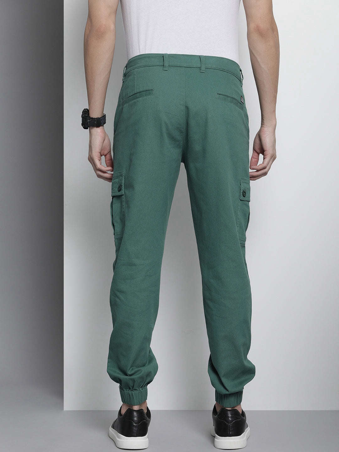 Shop Men Cargo Pant Online.