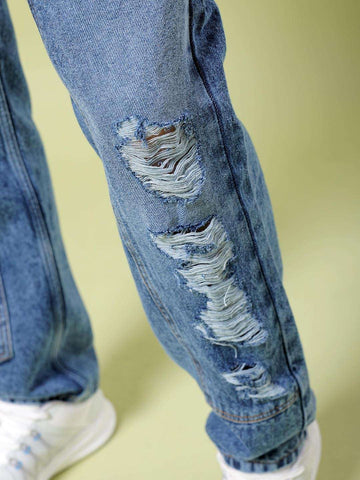 Shop Men Straight Fit Jeans Online.