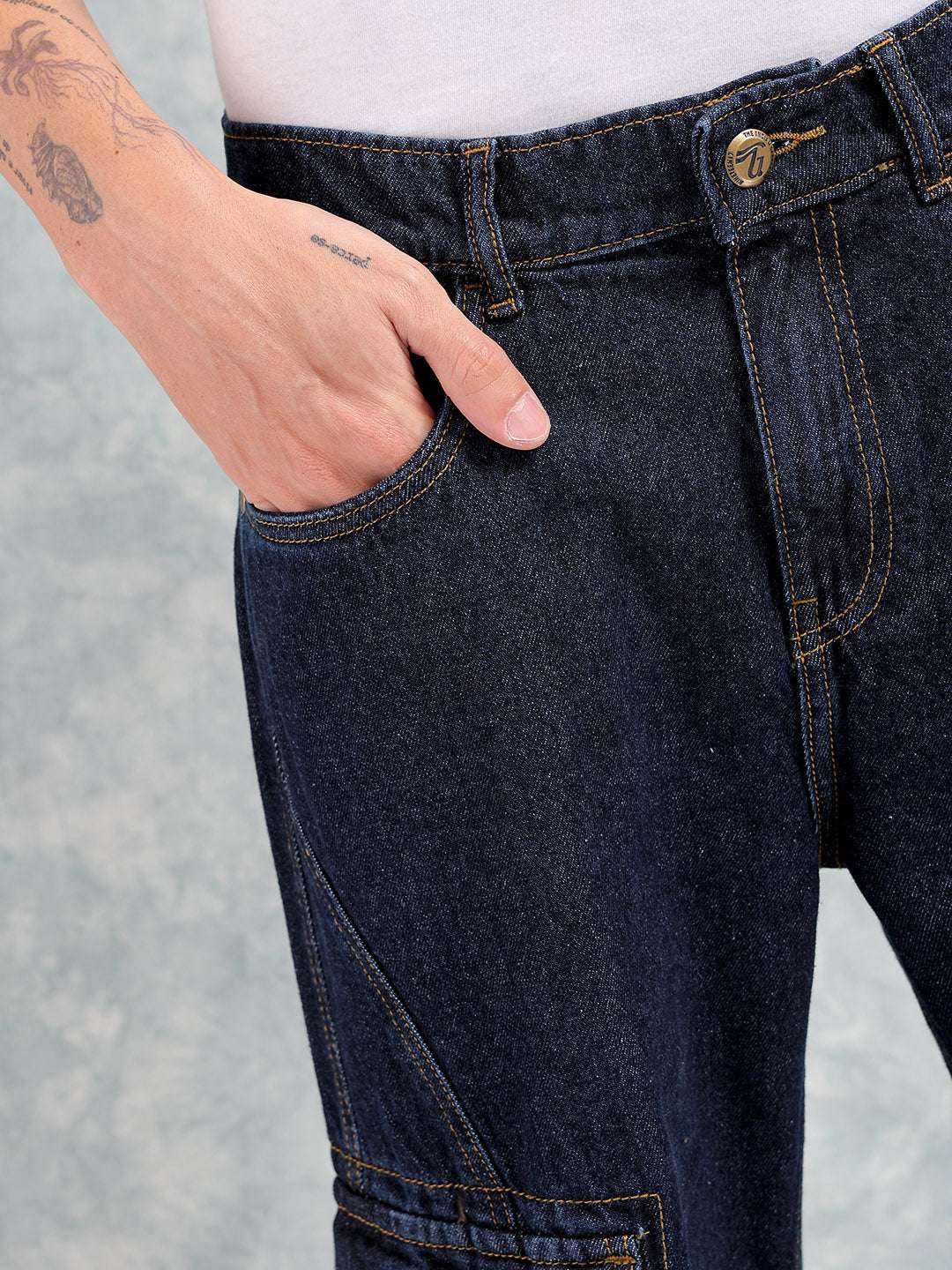 Shop Men Relaxed Fit Jeans Online.