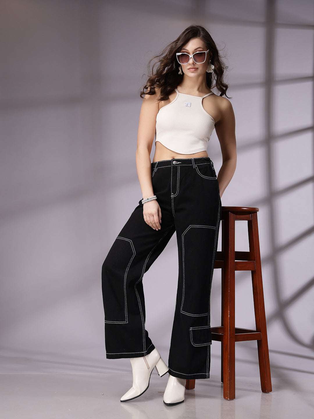 Shop Women Relaxed Fit Jeans Online.