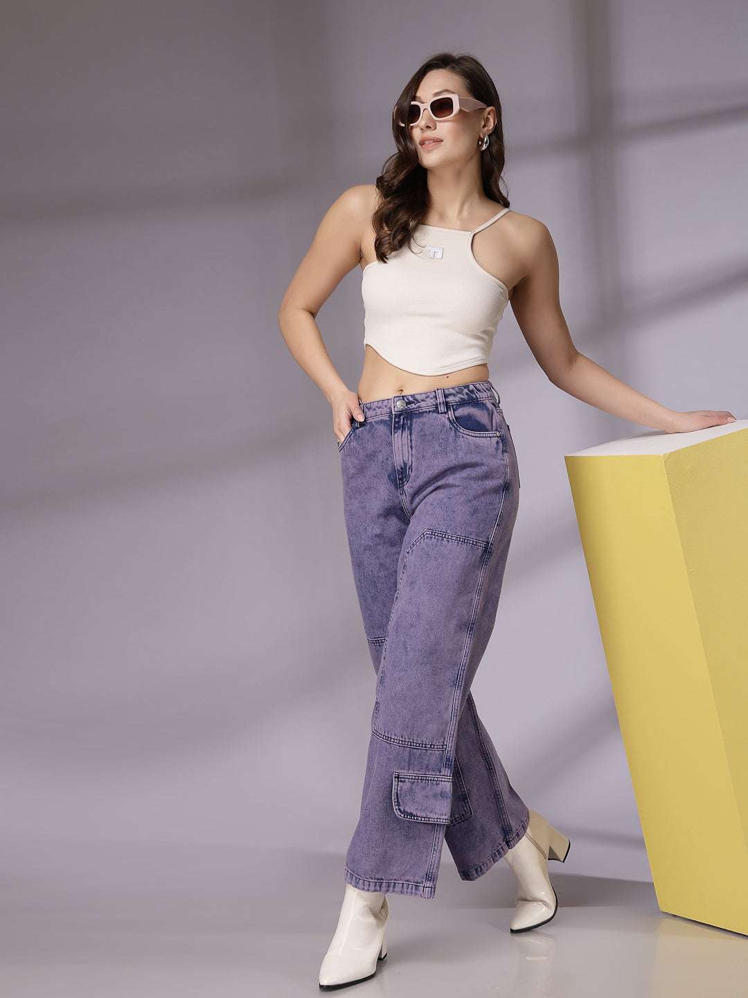 Shop Women Relaxed Fit Jeans Online.