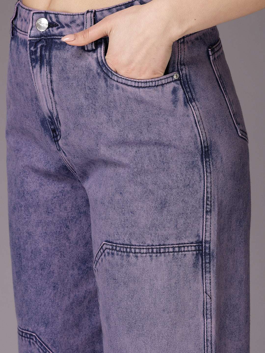 Shop Women Relaxed Fit Jeans Online.