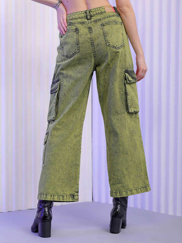 Shop Women Relaxed Fit Jeans Online.