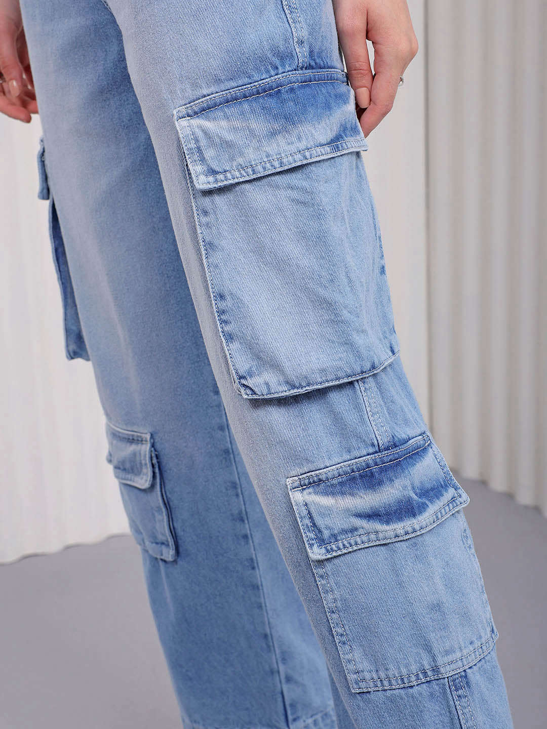 Shop Women Relaxed Fit Jeans Online.